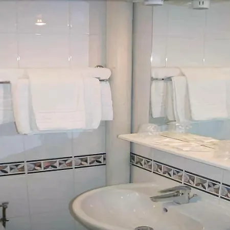 Le Saint Louis Versalhes