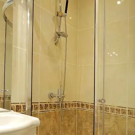 Le Saint Louis Otel 2*