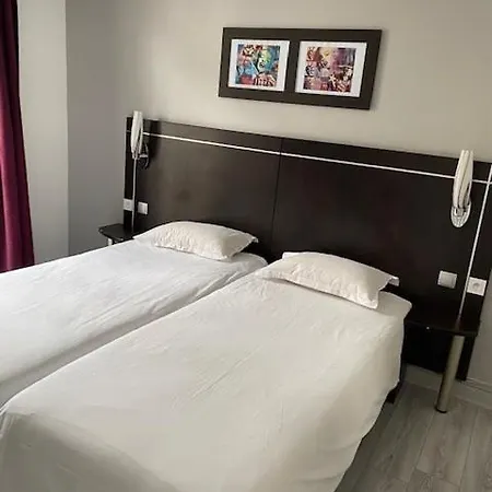 Le Saint Louis 2* Versalhes