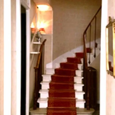 Le Saint Louis Hotel Versailles