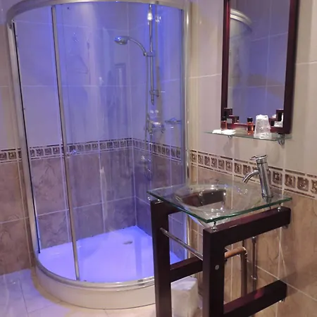 Le Saint Louis Otel Versay
