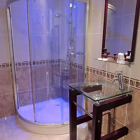 Le Saint Louis Otel 2*