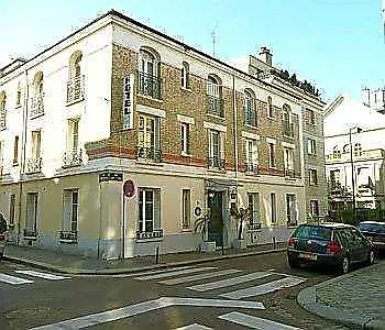Le Saint Louis 2*