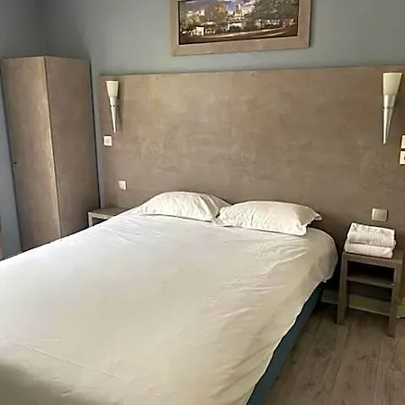 Le Saint Louis Otel 2*