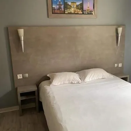 Otel Le Saint Louis 2*