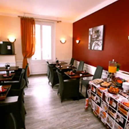 Otel Le Saint Louis 2*