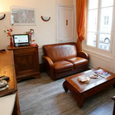 Otel Le Saint Louis Versay